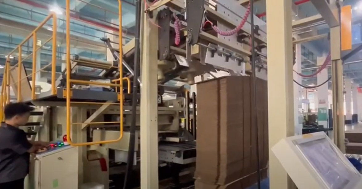 سوبر ألفا FFG مع ناقل ممتاز